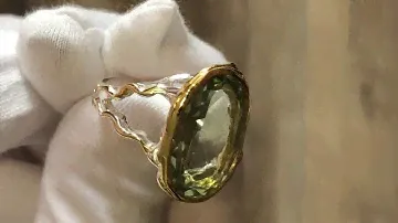Серебряное кольцо с зеленым аметистом